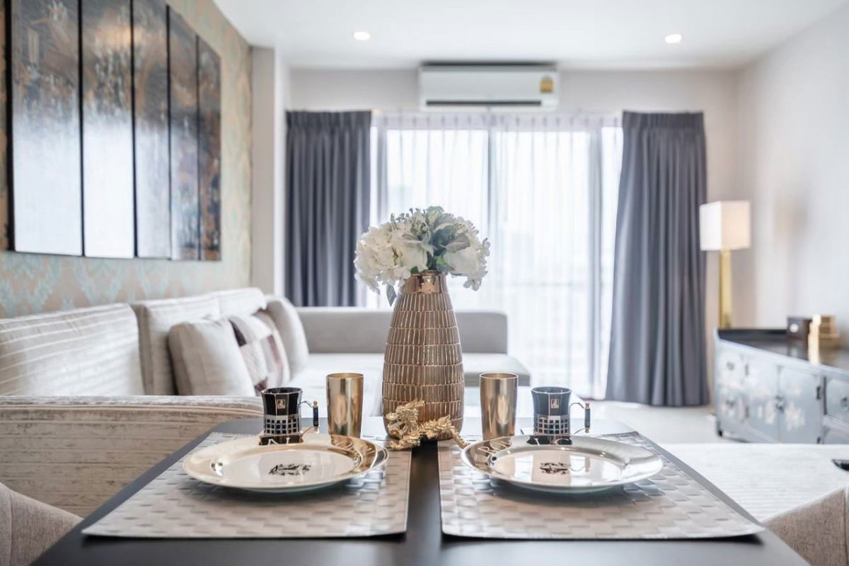 picture ✨ Luxurious city room Price 18,900 baht/month 📍 Near MRT Huai Khwang, Fully Furnished, ready to move in - 1/25
