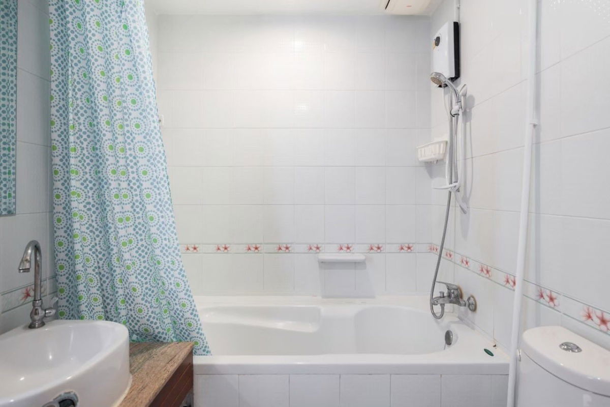picture ✨ Luxurious city room Price 18,900 baht/month 📍 Near MRT Huai Khwang, Fully Furnished, ready to move in - 7/25