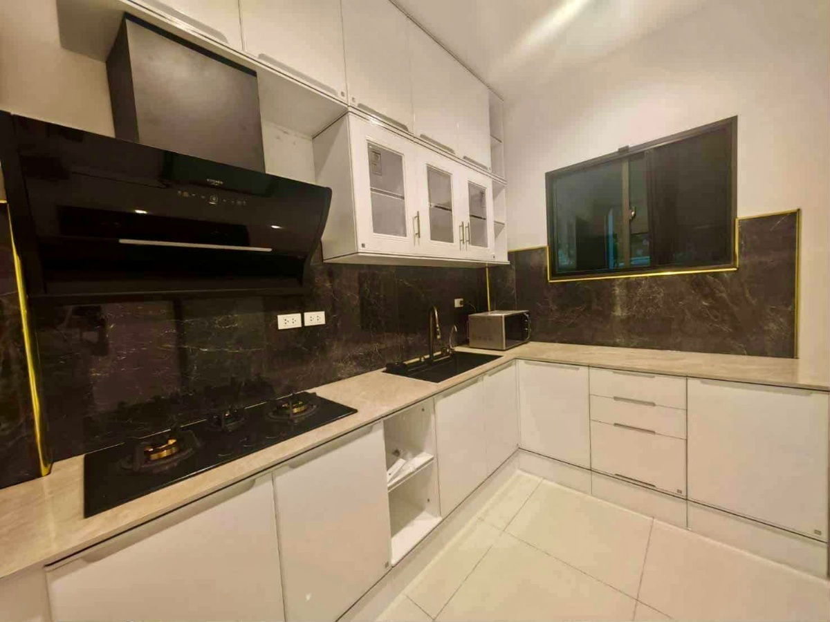 picture  For Rent: Luxury Detached House – Bangkok Boulevard Srinakarin-Bangna Prime Location | Fully Furnished | Near Mega Bangna, BTS, Suvarnabhumi Airport - 6/19
