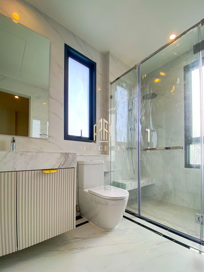 picture Exclusive 3-Storey Luxury Mansion CINQ ROYAL The Eighteen, Bangna KM.7 - 28/46
