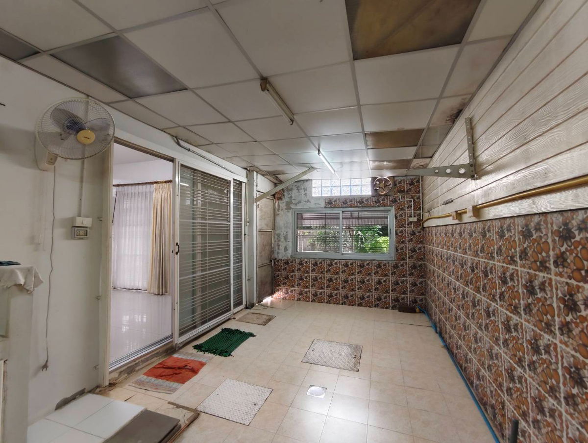 รูป ให้เช่าทาวน์โฮม 3 ชั้น 64.4 ตร.ว.  ที่ตั้ง : หมู่บ้านใหม่2  ถนนพระราม2  - รูปที่ 5/17