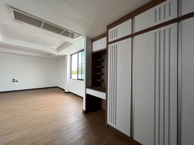 รูป ให้เช่า บ้านเดี่ยว 3 ชั้น ปรีดีพนมยงค์26 ใกล้เอกมัย 3 ห้องนอน เฟอร์ใหม่ทั้งหมด - รูปที่ 8/12