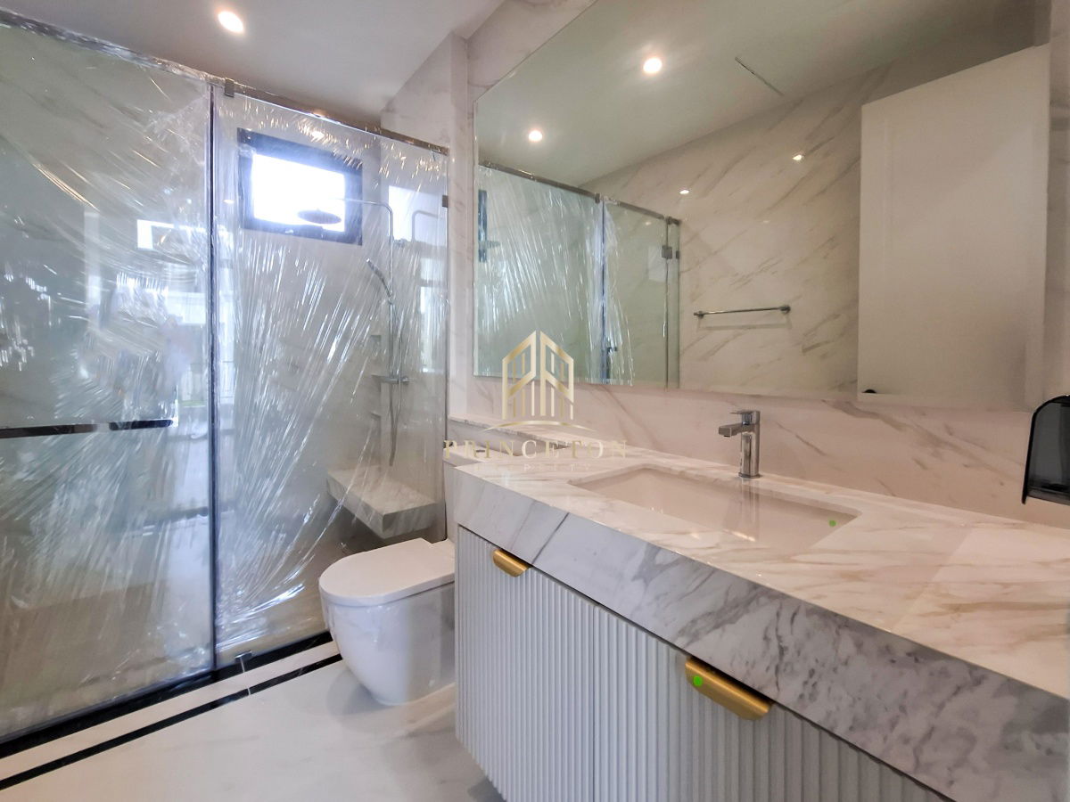 picture Exclusive 3-Storey Luxury Mansion CINQ ROYAL The Eighteen, Bangna KM.7 - 21/46