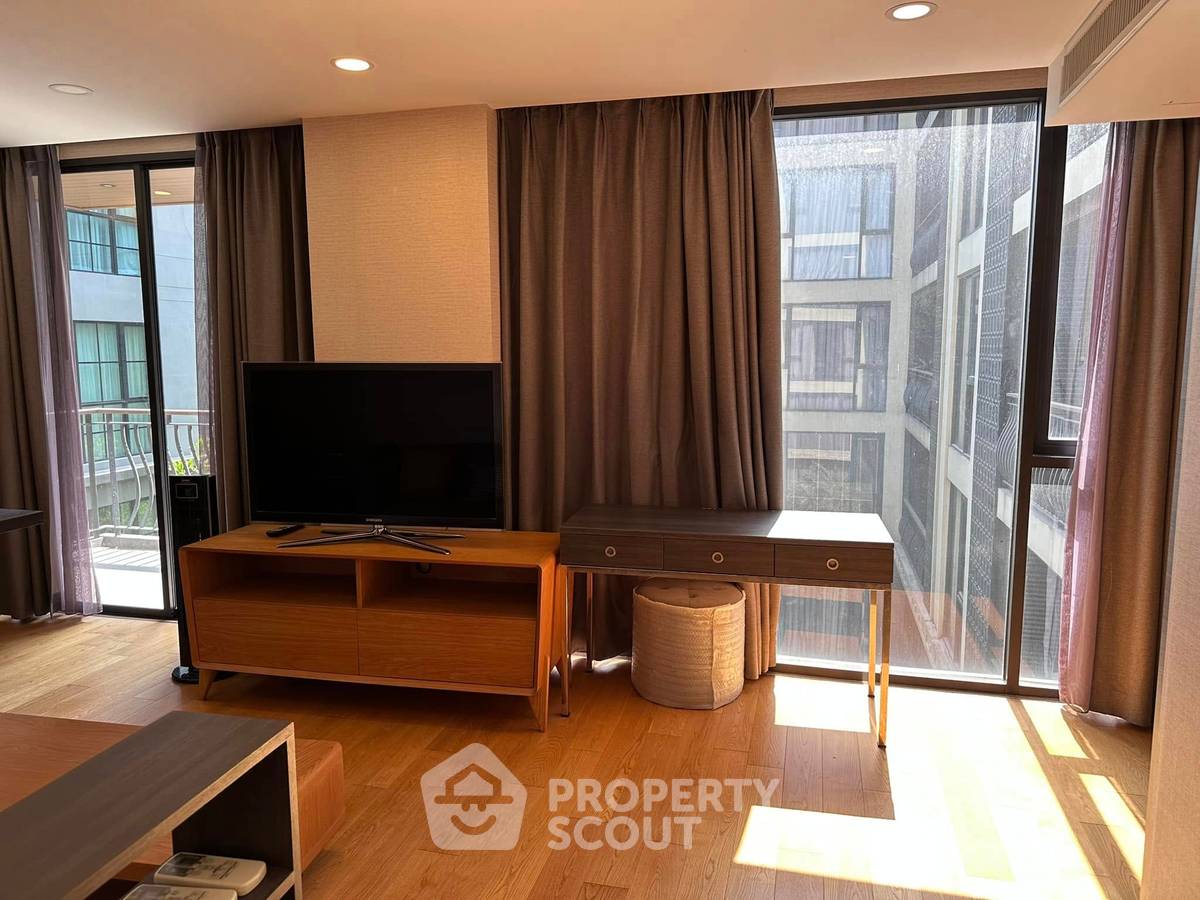 picture 2-BR Condo at Klass Langsuan near BTS Chit Lom (ID 2010282) - 2/6