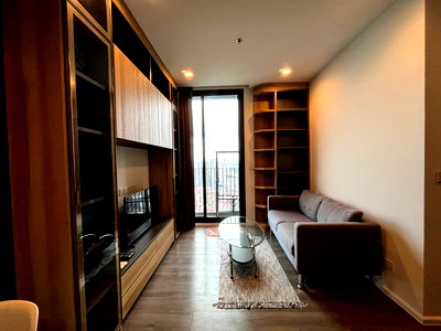Condos for rent BTS Punnawithi :  Whizdom Essence 2bed 56sqm.  Line id: @pfagent