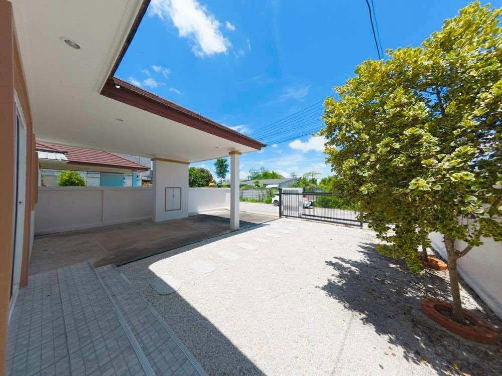 picture sale! Single-story house, ready to move in, in the city, 3 bedrooms, 50 sq wah (160 sq m), price 3.38 million baht. - 15/18