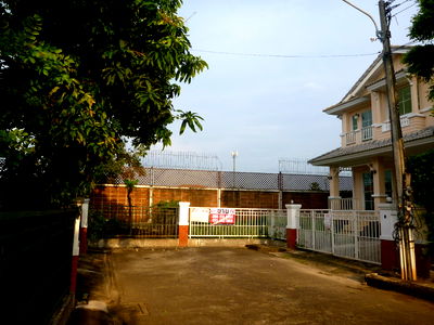 Houses for sale Lamlukka Khlong Song  : Sell Single House 60.6 sq.wah, Mantana 2 Rangsit, Pathum Thani