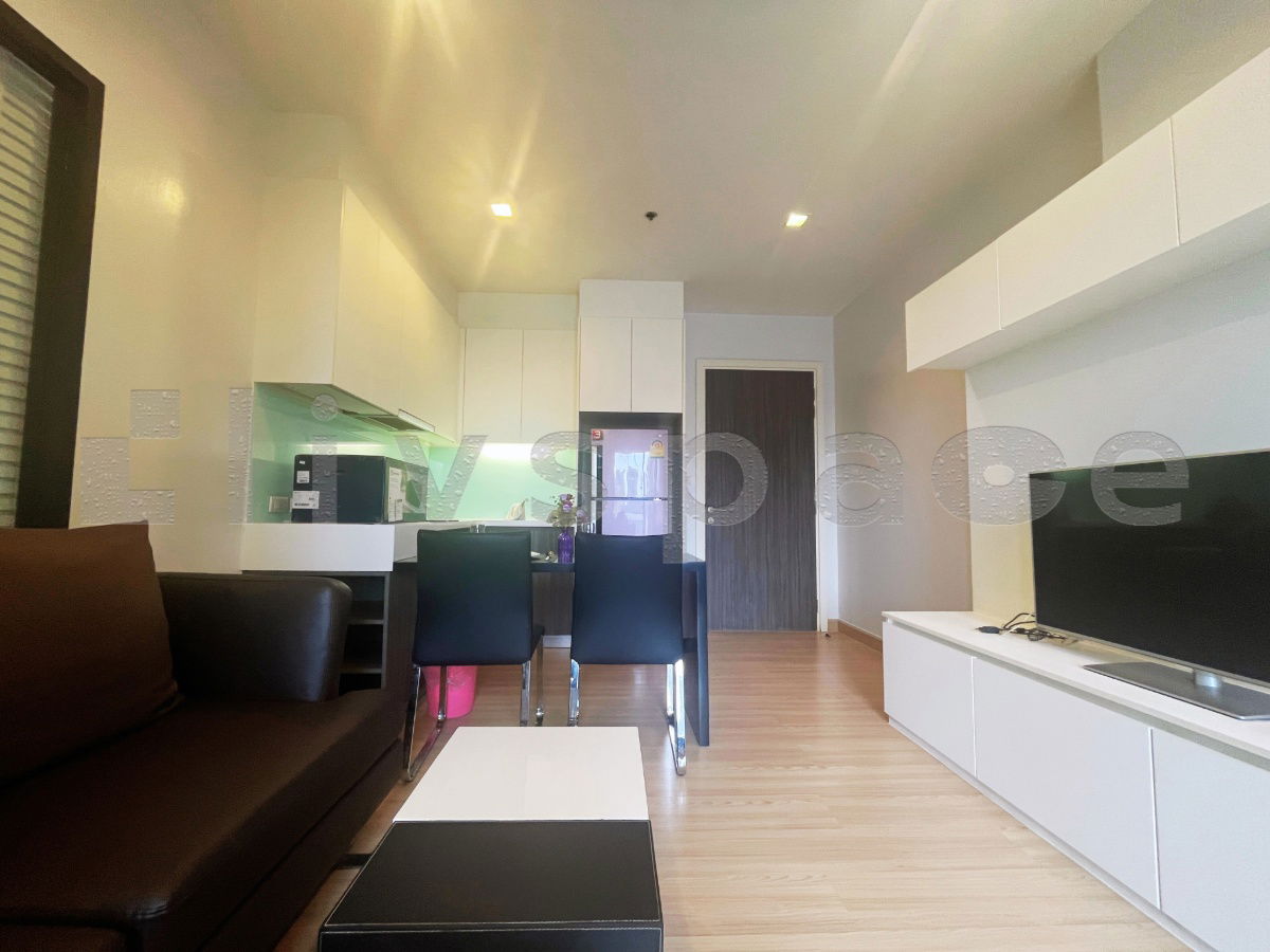 picture ▚ LB153ツ For Rent: Urbano Absolute Sathorn - Taksin 1 Bedroom, Stylish Unit with Brand-New Full Furniture Set, Special Price ⭐ - 2/8