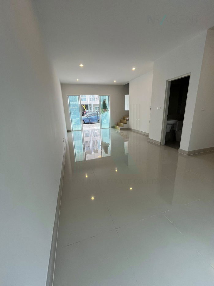 picture For Sell Town house SIX NATURE RAMINTRA 3-story 3 bedroom 3 bathroom - 3/8