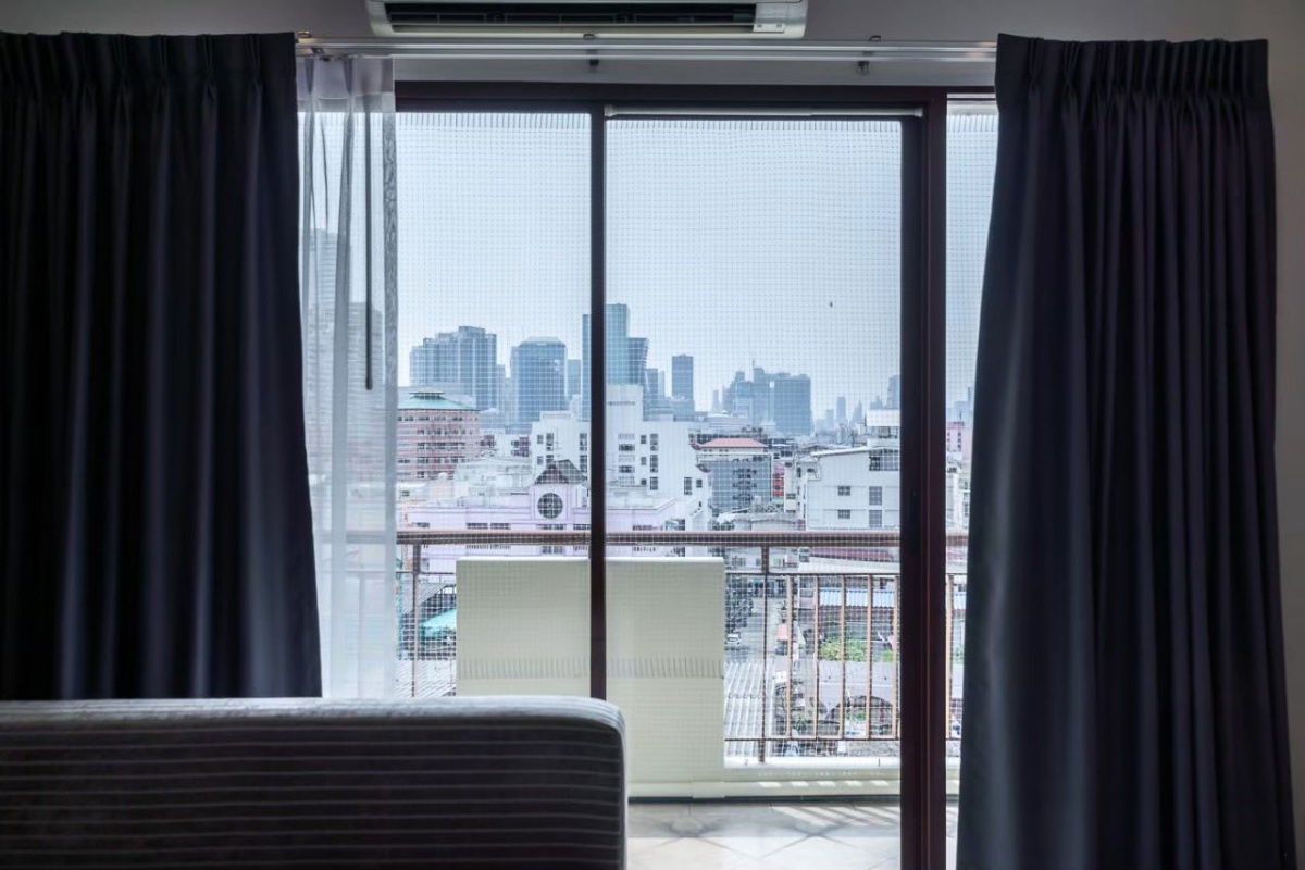 picture ✨ Luxurious city room Price 18,900 baht/month 📍 Near MRT Huai Khwang, Fully Furnished, ready to move in - 5/25