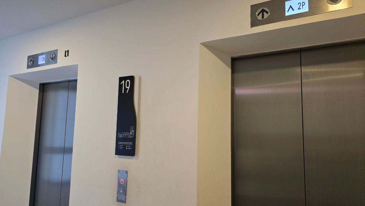 picture FOR RENT — 1 Bedroom Corner Unit on the 19th Floor with an exclusive layout (only one unit per floor) - 12/19