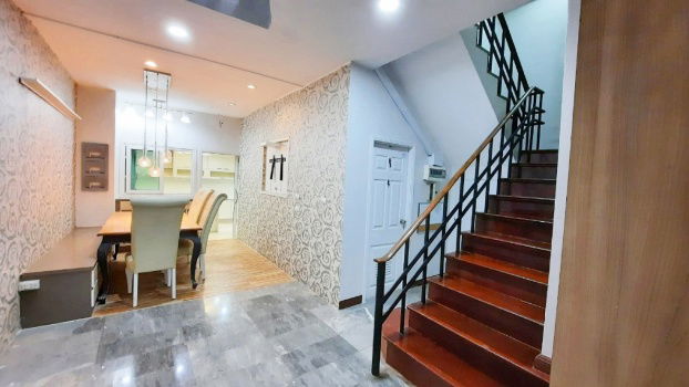 picture TH for rent, 4 floors, Warathorn Ville, Phatthanakan 44, 31.5 sqw, 5 bedrooms,newly renovated. - 7/12