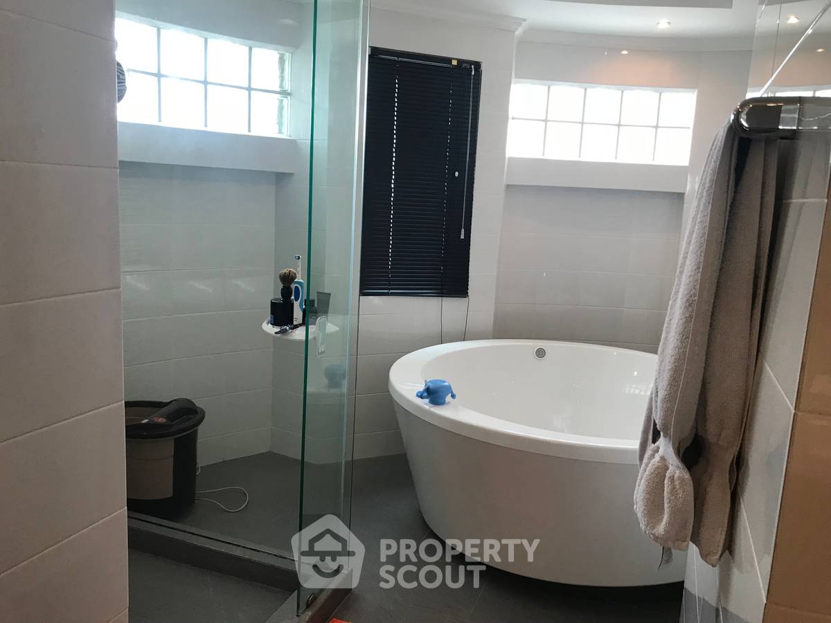 picture 3-BR Condo at Kallista Mansion near ARL Makkasan (ID 2309323) - 9/10