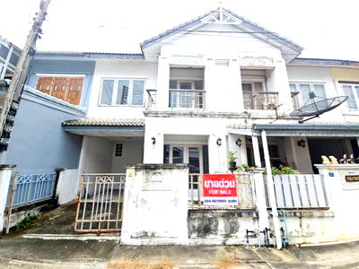 Townhouses for sale Lumlukka Road : 2-storey townhouse for sale, Baan Fah Piyarom, Phruekwana, Lam Luk Ka, Khlong 6