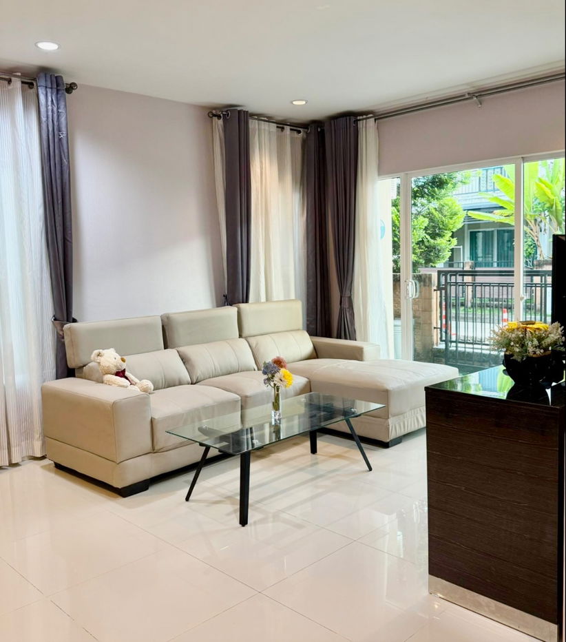 picture For Rent: Single House at Passorn Pride Srinakarin – Namdaeng Modern home in a well-established residential project, offering a peaceful atmosphere - 5/13