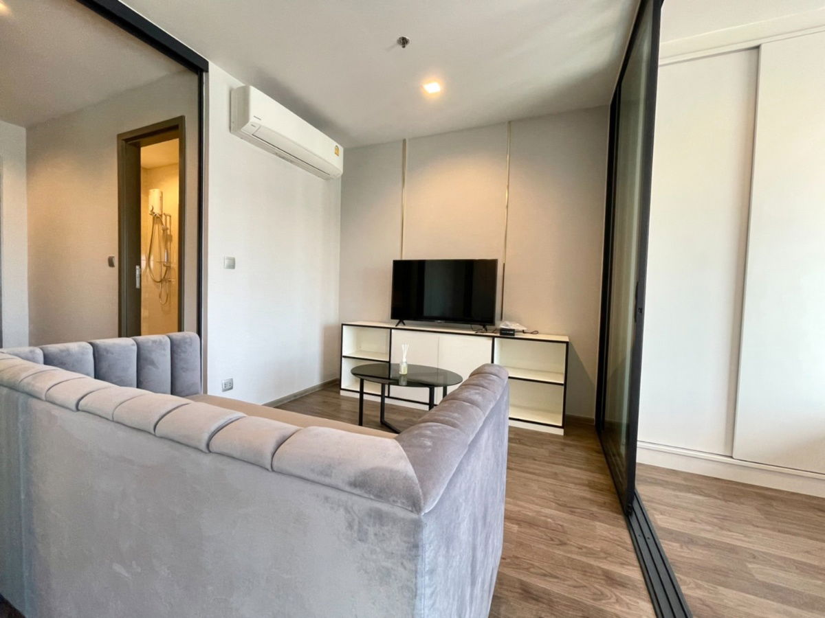 picture Code: KJ8770  for rent Life Ladprao Valley // Line ID: @kjcondo (with @) // - 4/8