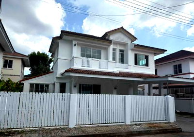 Houses for sale Phuket : House for sale at Land and house Chalong