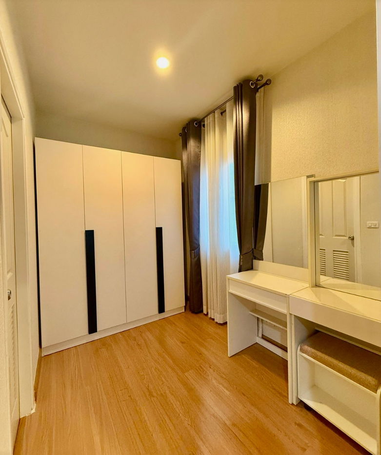 picture For Rent: Single House at Passorn Pride Srinakarin – Namdaeng Modern home in a well-established residential project, offering a peaceful atmosphere - 9/13