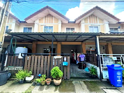 Townhouses for sale Chachoengsao : 2-storey townhouse for sale, Pruksa Village, Phanali 36, Chachoengsao