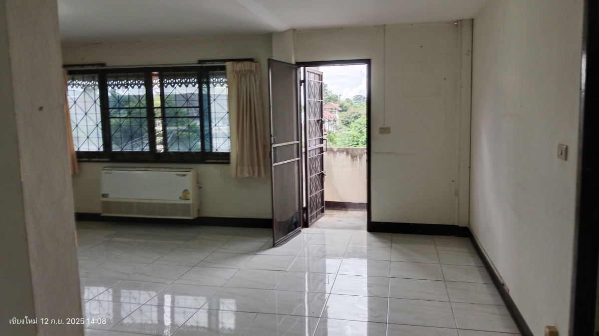 picture Medium building four floor near MAYA  - 30/50