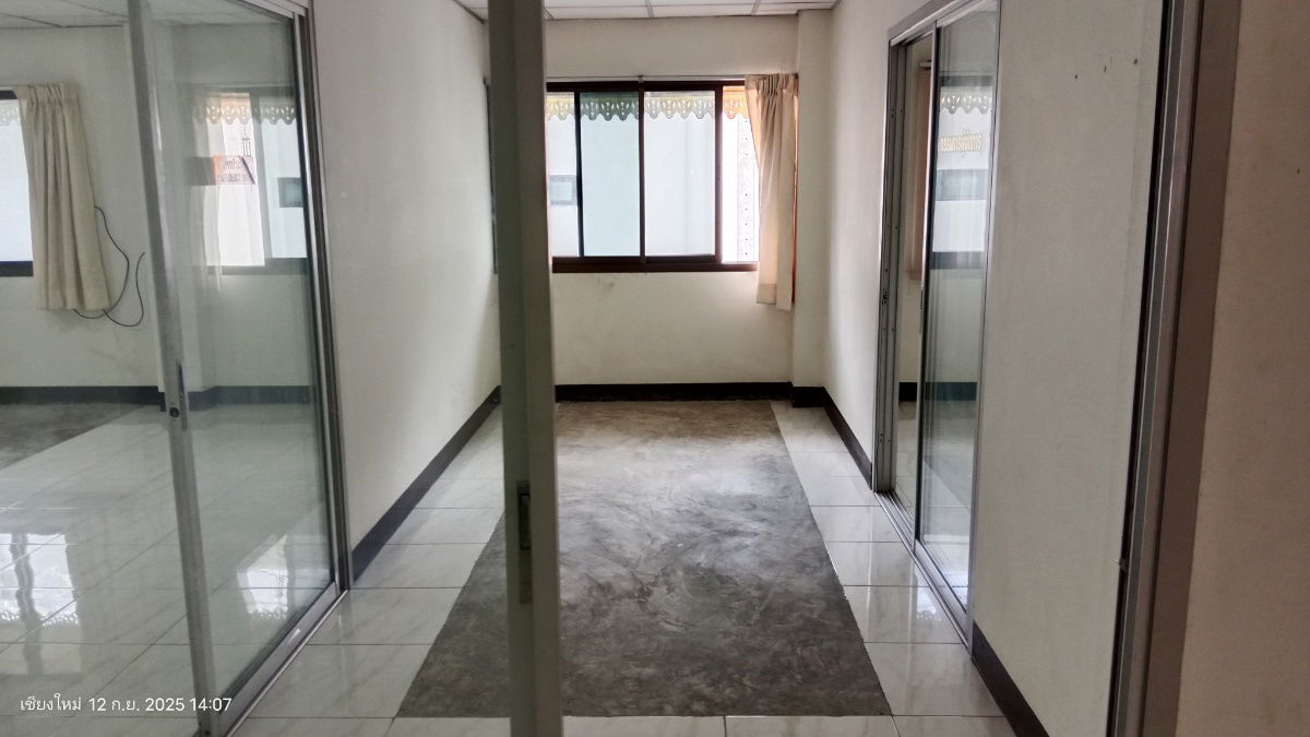 picture Medium building four floor near MAYA  - 25/50