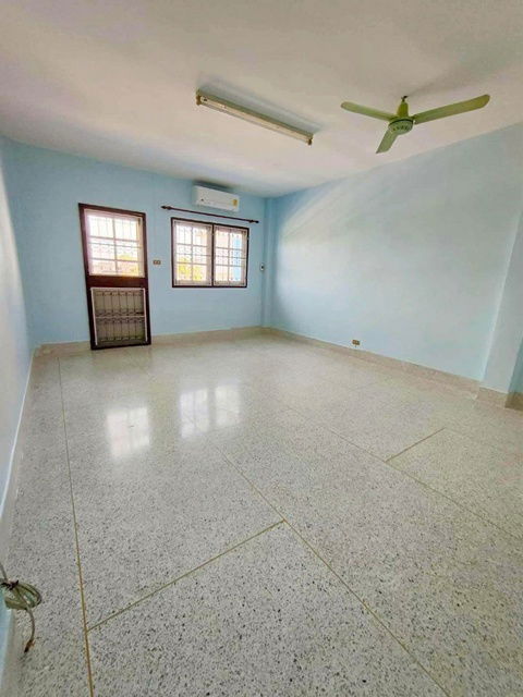 picture Borommaratchachonnani Road. Phutthamonthon Sai 3 3.5-story townhouse for rent newly renovated 22sq.w - 2/8