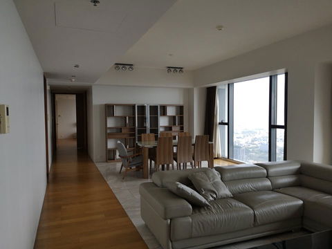 The Met  3 Bedrooms 3 Bathrooms size 198 Sq.m.  