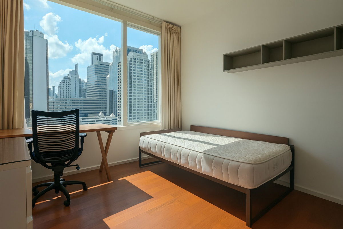 picture 2-bedroom spacious condo for sale close to BTS Asoke - 10/14