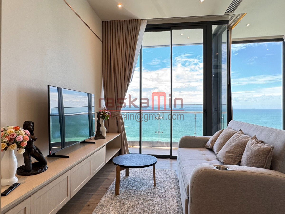 picture Luxury Beachfront Condo for Rent – AROM Wongamat, Pattaya - 1/13