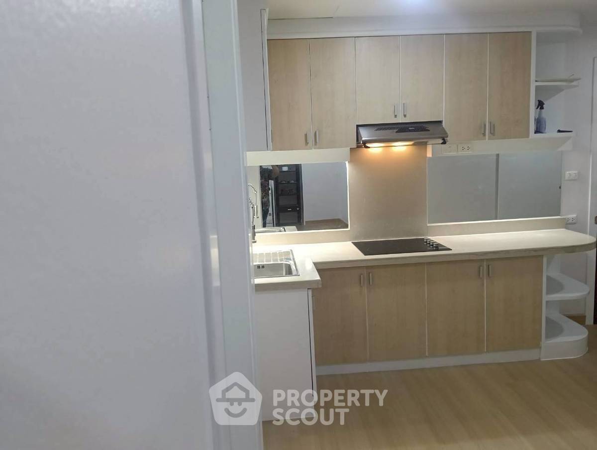 picture 2-BR Condo at Baan Suanpetch Condominium near BTS Phrom Phong (ID 2281582) - 22/26