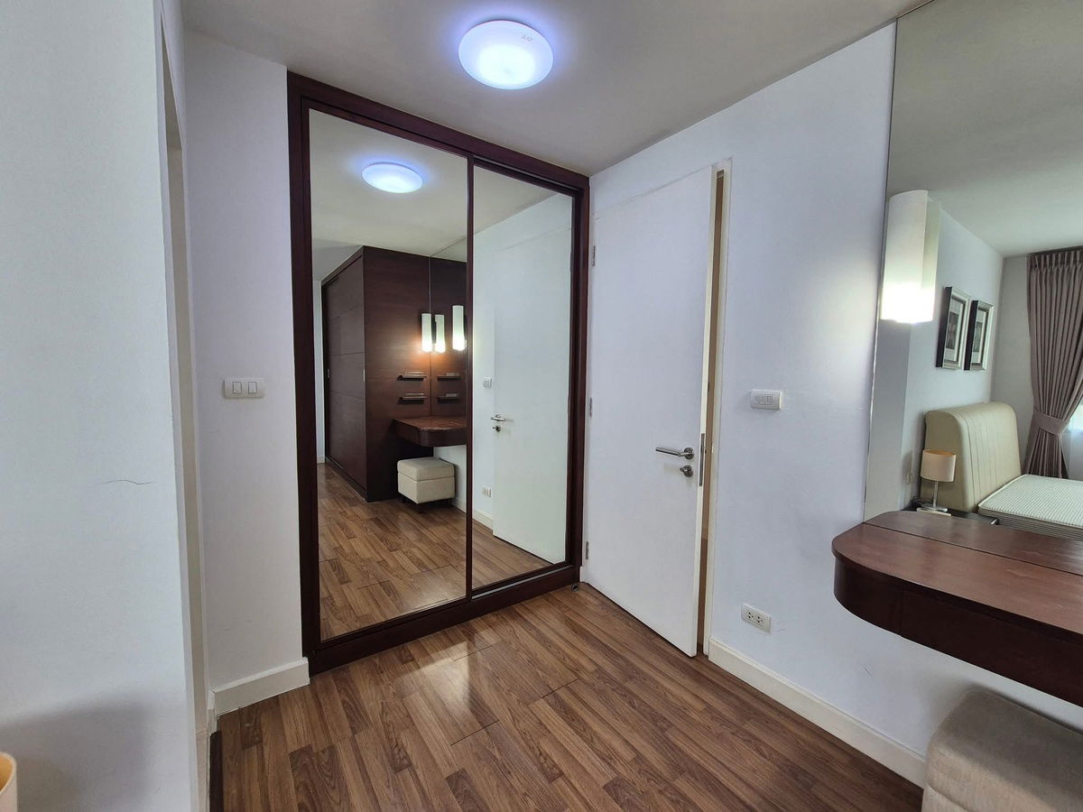picture #S4526 For Rent The Clover Thonglor - 8/16