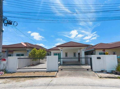 sale! Single-story house, ready to move in, in the city, 3 bedrooms, 50 sq wah (160 sq m), price 3.38 million baht.