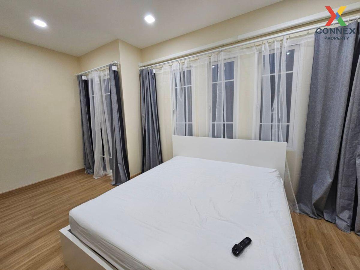 picture For Sale Townhouse/Townhome  , Golden Town Siriraj-Ratchapruek , MRT-Bang Khun Non , Bang Khun Si , Bangkok Noi , Bangkok , CX-131389 ✅ Live chat with us ADD LINE @connexproperty ✅  - 6/11