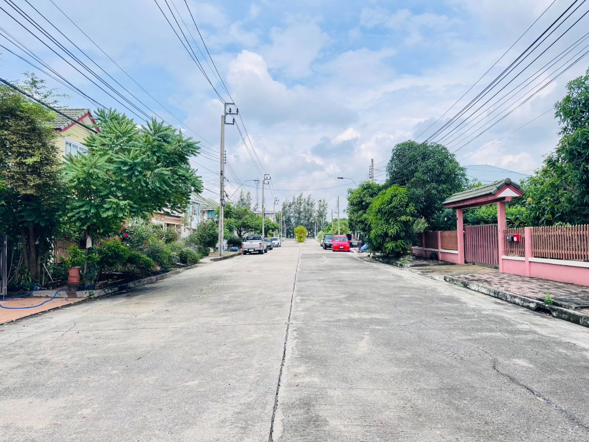 รูป  ขายบ้านเดี่ยว ทำเลดี ติดถนนราชพฤกษ์!  หมู่บ้านดิเอมเมอรัลด์ การ์เด้น 4 & สปอร์ตคลับ - รูปที่ 3/12