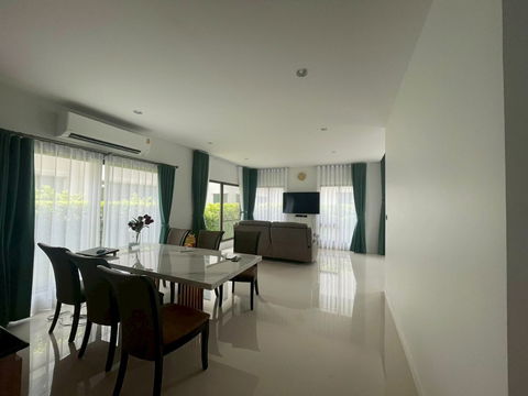 ♦ Rare Unit ♦ บ้านเดี่ยว 2 ชั้น 4 ห้องนอน | ขนาด 65.20 ตร.ว. 238.00 ตร.ม. | ใกล้ โรงเรียนนานาชาติ แอ๊ดเวนต์รามคำแหง 6 นาที