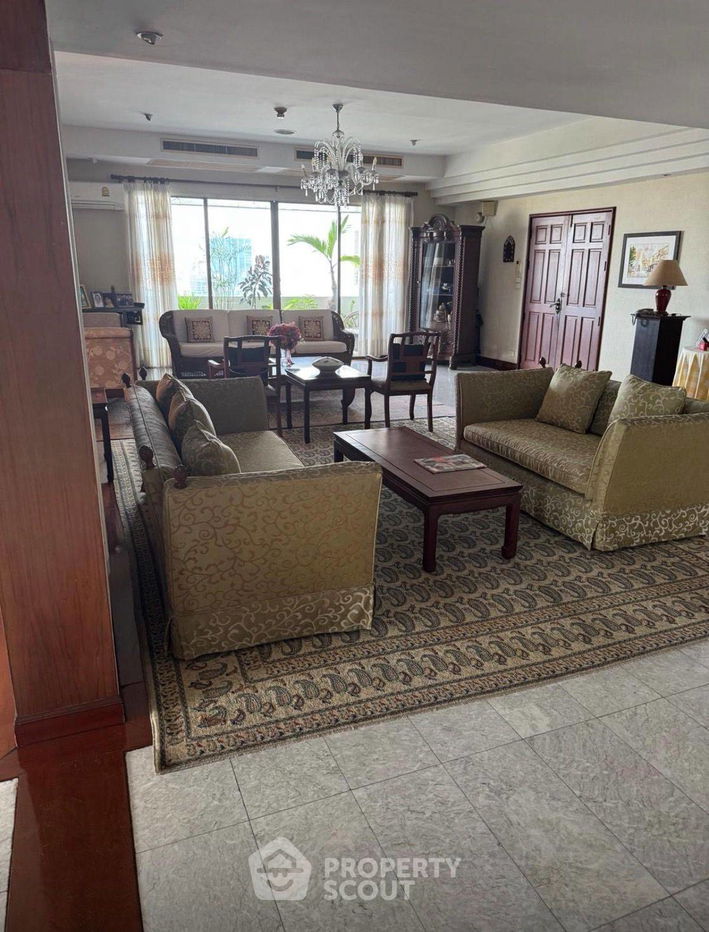 picture 5-BR Condo at Oriental Towers Condominium near BTS Ekkamai (ID 2309238) - 3/12