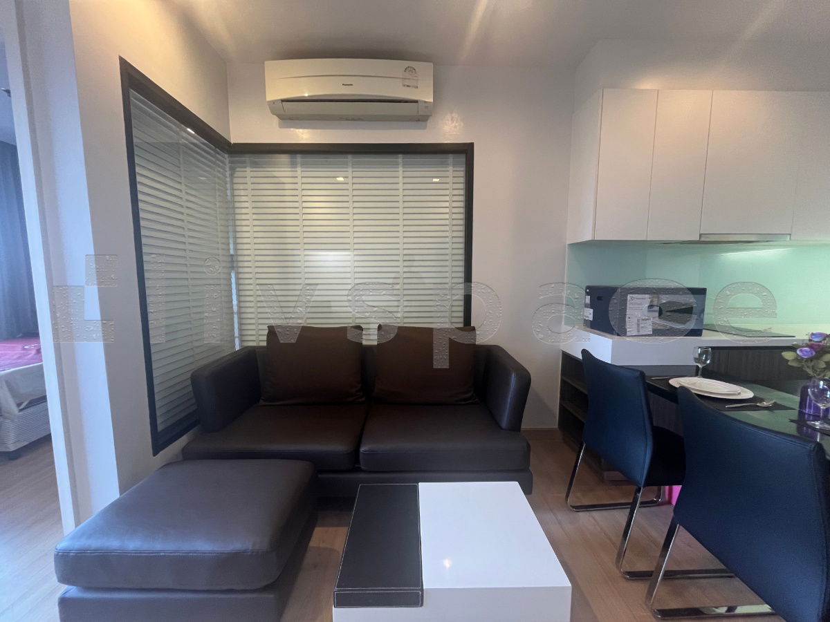 picture ▚ LB153ツ For Rent: Urbano Absolute Sathorn - Taksin 1 Bedroom, Stylish Unit with Brand-New Full Furniture Set, Special Price ⭐ - 5/8