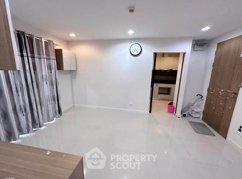1-BR Condo at Zenith Place Sukhumvit 42 Condominium near BTS Ekkamai (ID 1168017)
