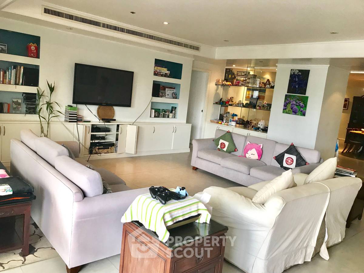 picture 3-BR Condo at Kallista Mansion near ARL Makkasan (ID 2309323) - 2/10