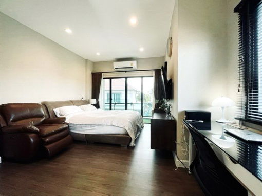 รูป [ให้เช่า] หมู่บ้าน บางกอก บูเลอวาร์ด ศรีนครินทร์ - บางนา / 4 ห้องนอน 3 ห้องน้ำ / 53 ตรว. 230 ตรม. **82,000** ใกล้รถไฟฟ้าสถานีศรีด่าน - รูปที่ 6/12