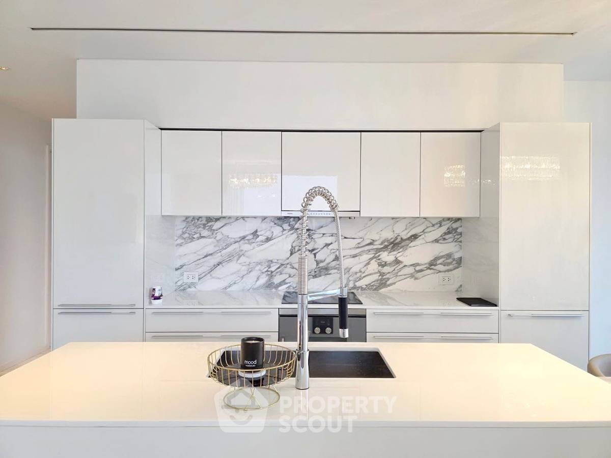 picture 2-BR Condo at Four Seasons Private Residences Bangkok near BTS Saphan Taksin (ID 2049150) - 8/22