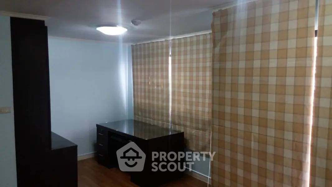 picture 1-BR Condo at Lumpini Place Rama IV-Sathorn near MRT Khlong Toei (ID 2279388) - 6/7