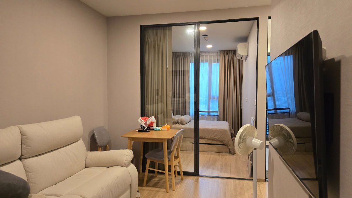 picture FOR RENT — 1 Bedroom Corner Unit on the 19th Floor with an exclusive layout (only one unit per floor) - 2/19