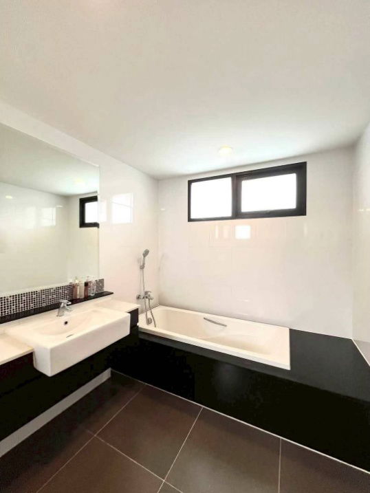 picture ❖ Rare Unit ❖ Detached house, 2 floors | 5 bedrooms, 7 bathrooms | 93.00 sq.wah, 375.00 sq.m. | Near TriamUdomSuksaPattanakarnNonthaburi School - 21/27
