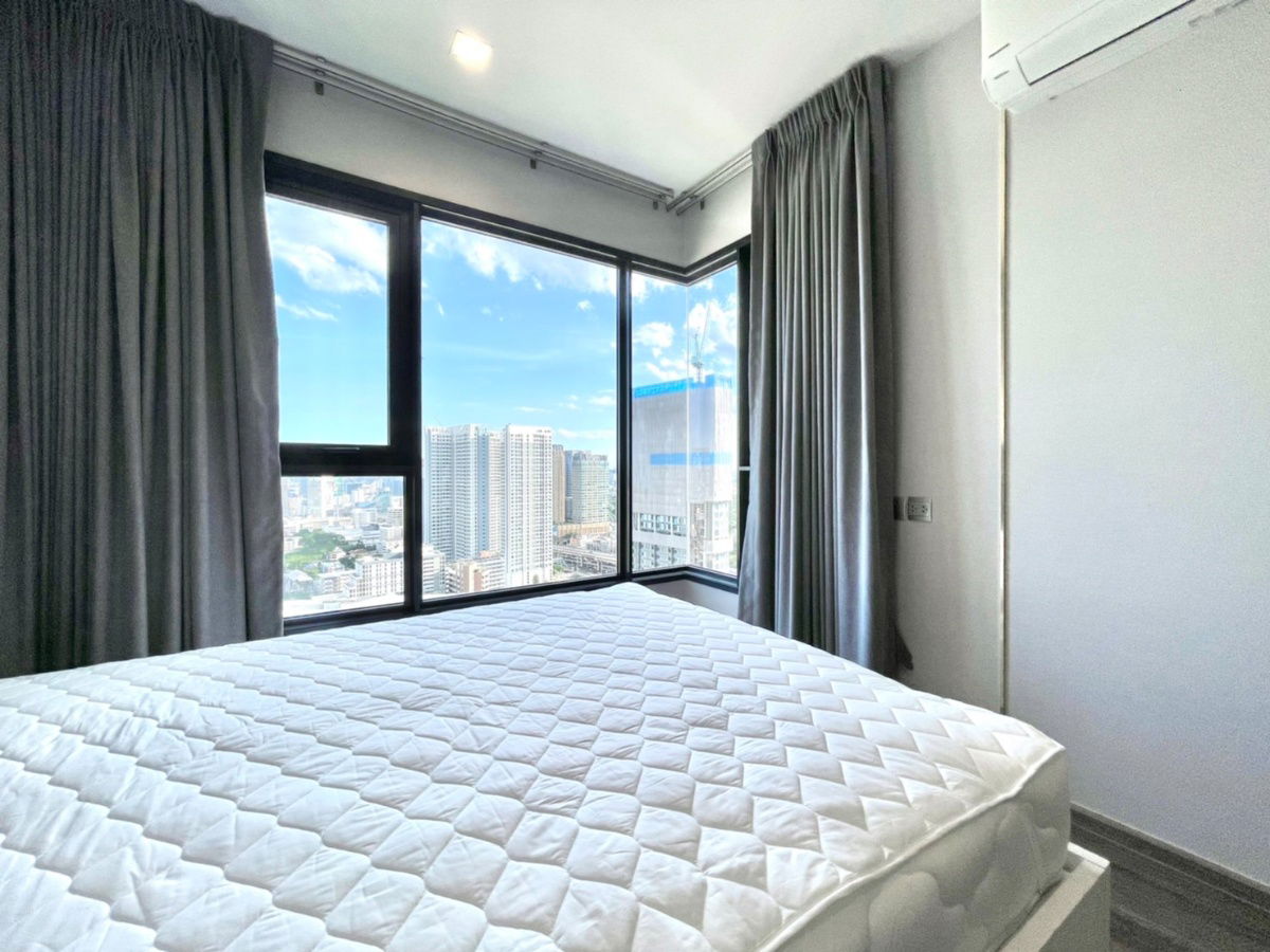 picture Code: KJ8770  for rent Life Ladprao Valley // Line ID: @kjcondo (with @) // - 3/8