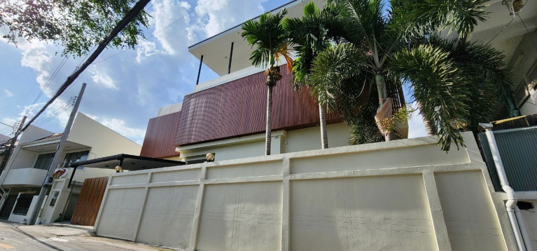 รูป ให้เช่า บ้านเดี่ยว 3 ชั้น ปรีดีพนมยงค์26 ใกล้เอกมัย 3 ห้องนอน เฟอร์ใหม่ทั้งหมด - รูปที่ 1/12