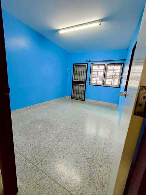 picture Borommaratchachonnani Road. Phutthamonthon Sai 3 3.5-story townhouse for rent newly renovated 22sq.w - 8/8
