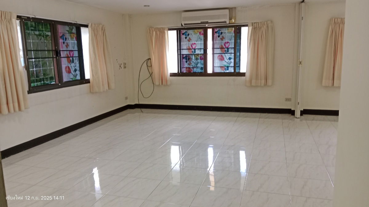 picture Medium building four floor near MAYA  - 40/50
