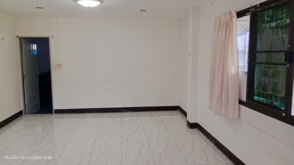 picture Medium building four floor near MAYA  - 38/50