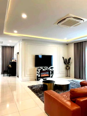 เช่าบ้านเดี่ยว นนทบุรี : ❖ Rare Unit ❖ บ้านเดี่ยว 2 ชั้น แบบบ้าน SCENERY | 5 ห้องนอน 7 ห้องน้ำ | 93.00 ตร.ว. 375.00 ตร.ม. | ใกล้ โรงเรียนเตรียมอุดมศึกษาพัฒนาการ นนทบุรี 3 นาที